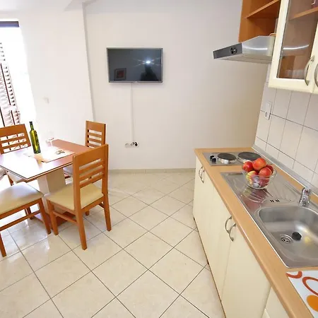 Apartment Peros I